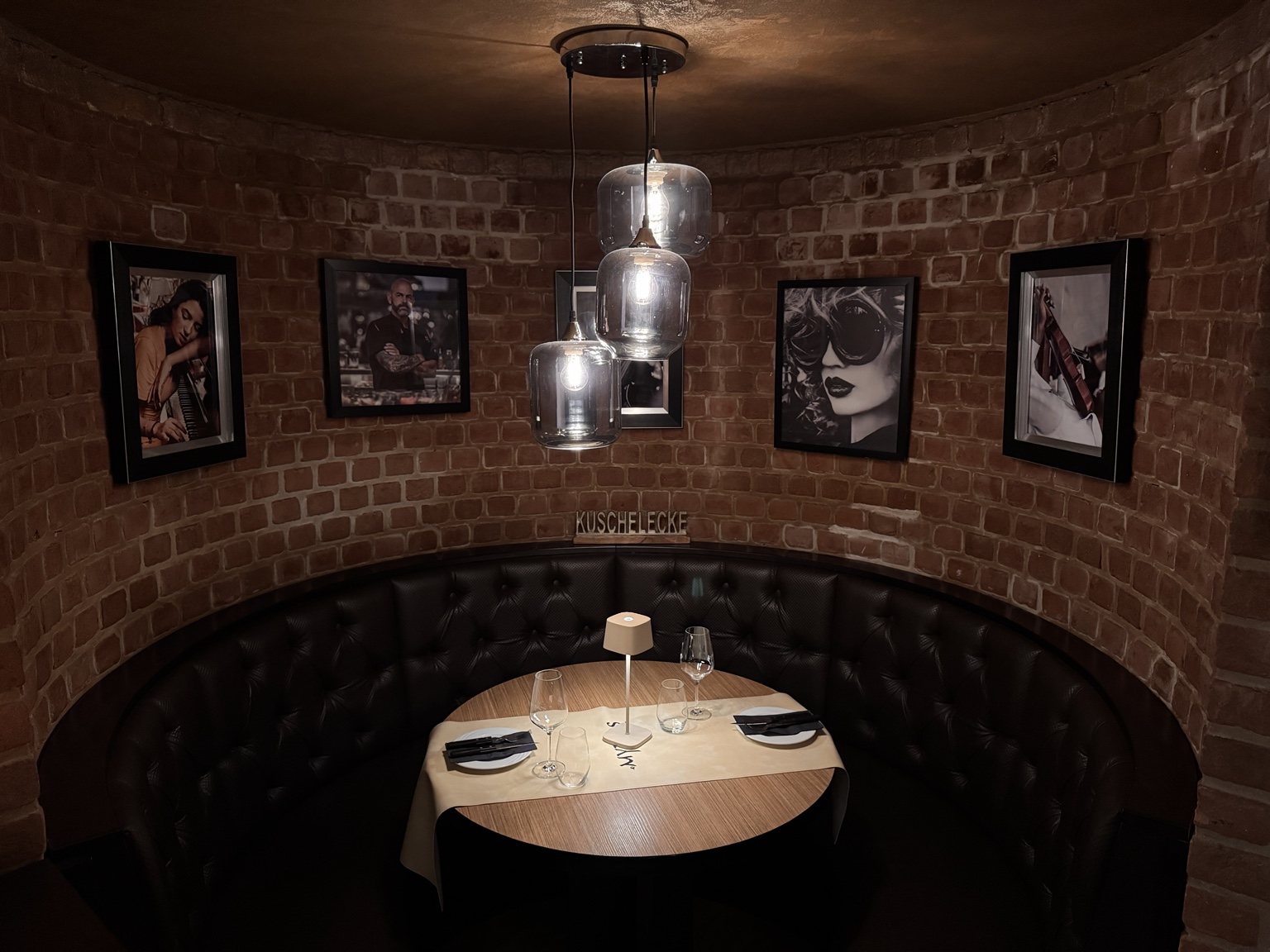 Gemütliche Sitzecke im Mythos Restaurant Dülmen